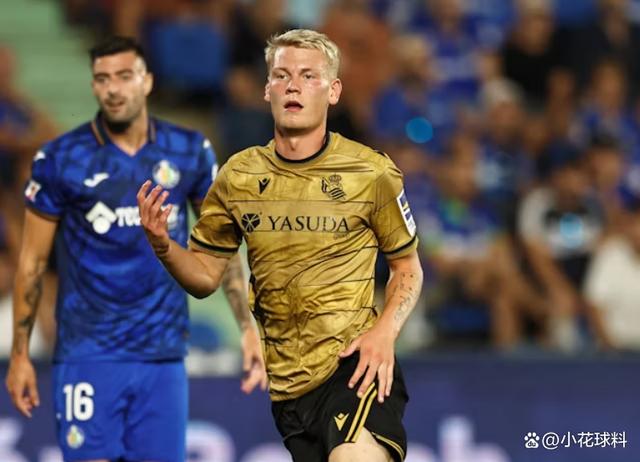 包含转会期阿贾克斯官宣签约今晨皇家社会官宣签约，媒体一致点评：国际比赛日曼城备战欧冠的词条